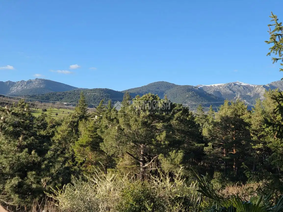 Detached homes for sale in Collado Mediano