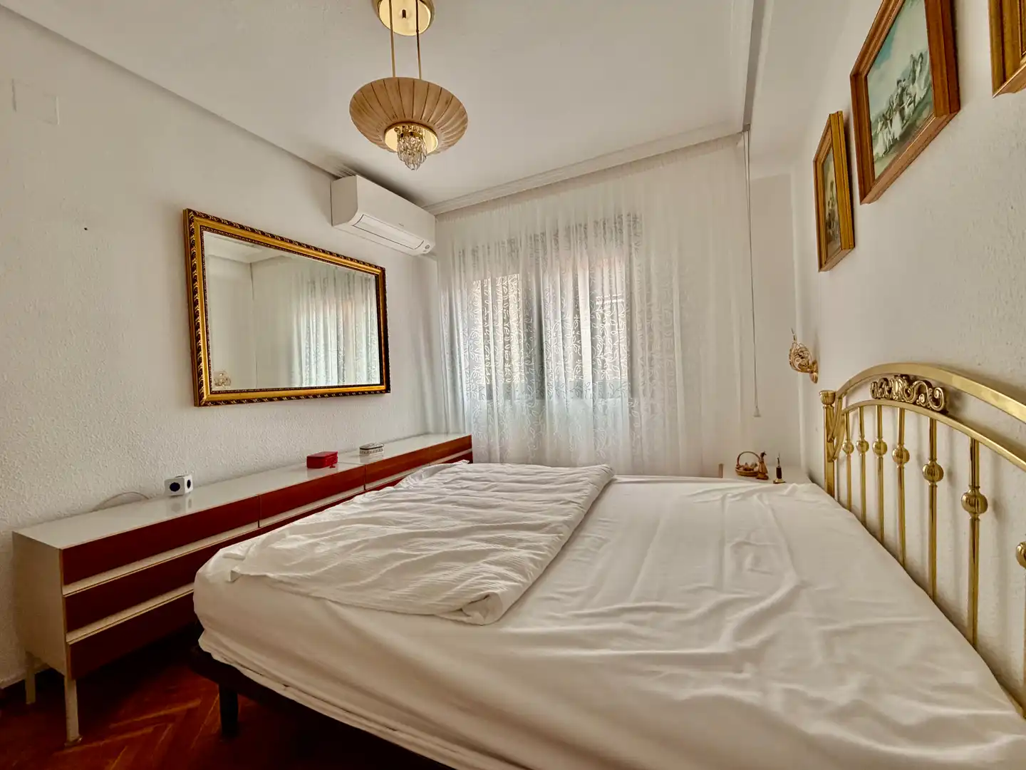 Habitación de Dúplex en venta en Leganés con Aire acondicionado, Calefacción y Jardín privado