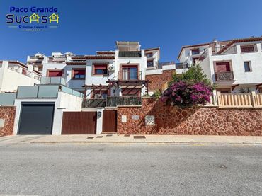 Casa pareada con balcón en venta en Calle DOÑANA 44