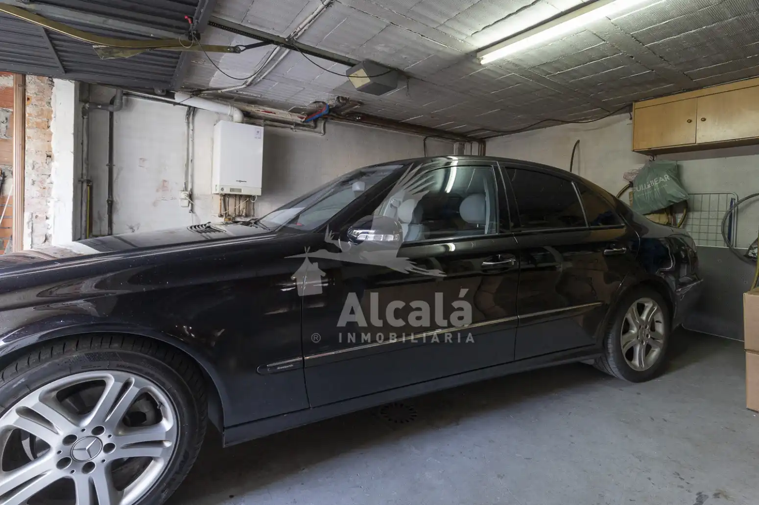 Parking de Casa adosada en venta en Azuqueca de Henares con Aire acondicionado, Calefacción y Piscina