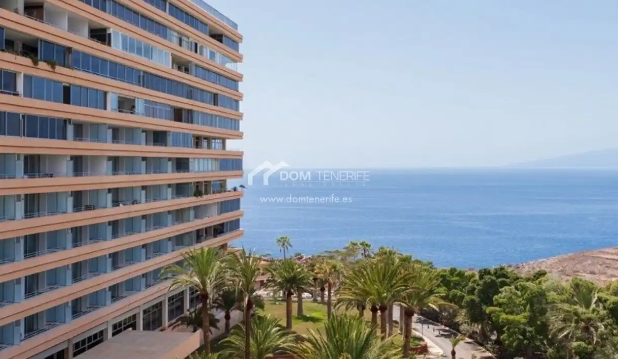 Habitación de Piso en venta en Adeje con Terraza, Piscina y Amueblado