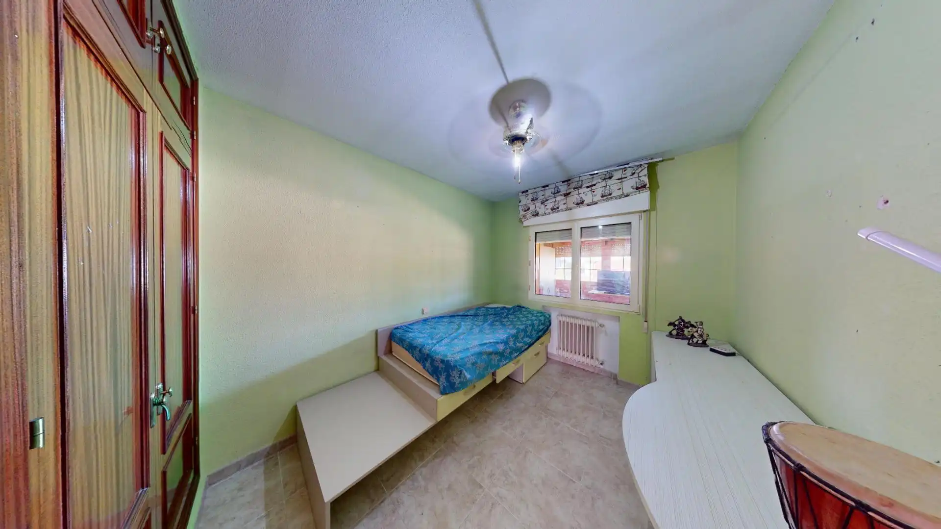 Habitación de Casa adosada en venta en El Molar (Madrid) con Calefacción, Jardín privado y Terraza