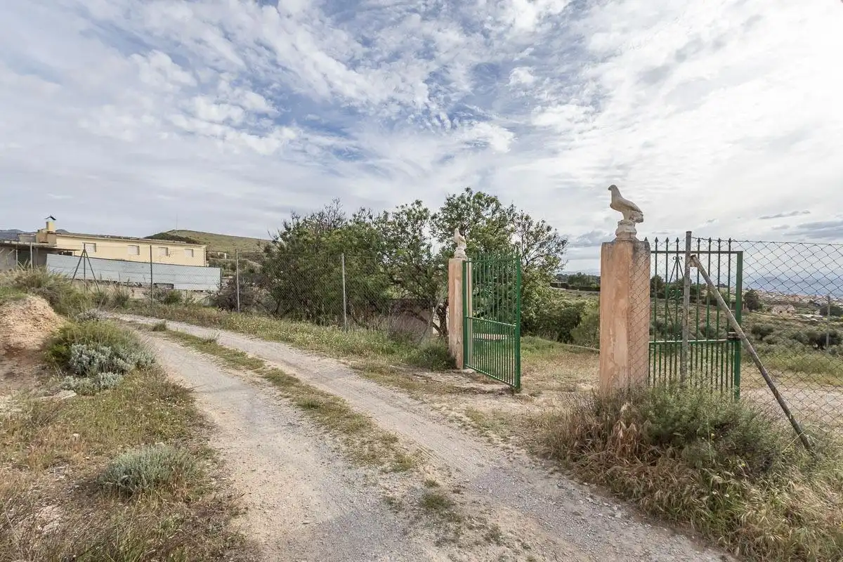 Country house zum Verkauf in de Extraradio, Barrio de la Vega