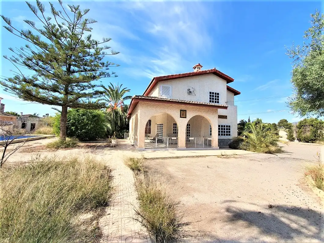 Vista exterior de Casa o xalet en venda en Elche / Elx amb Jardí privat, Terrassa i Traster
