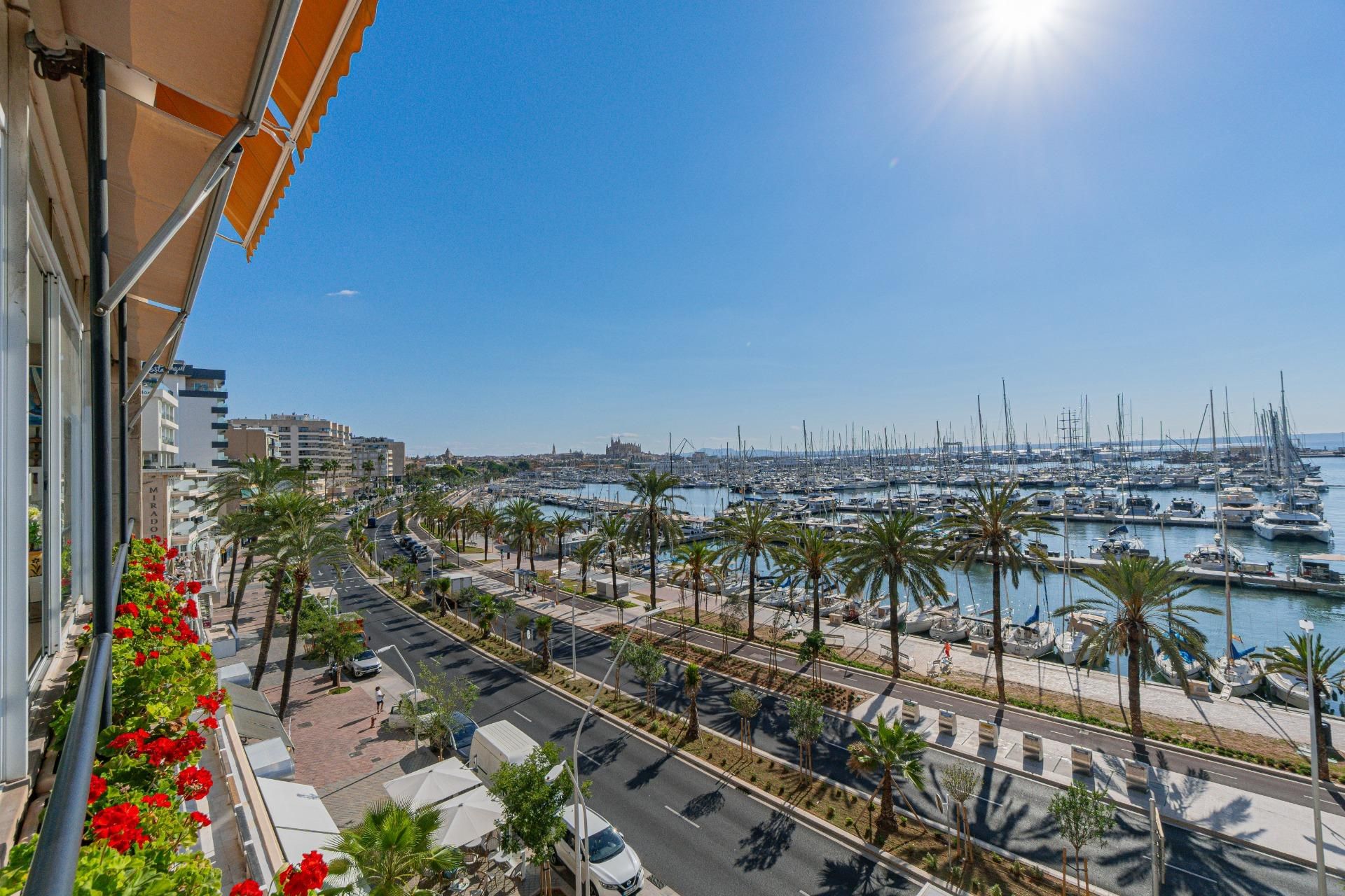 Exterior view of Flat for sale in  Palma de Mallorca  with Air Conditioner, Terrace and Storage room
