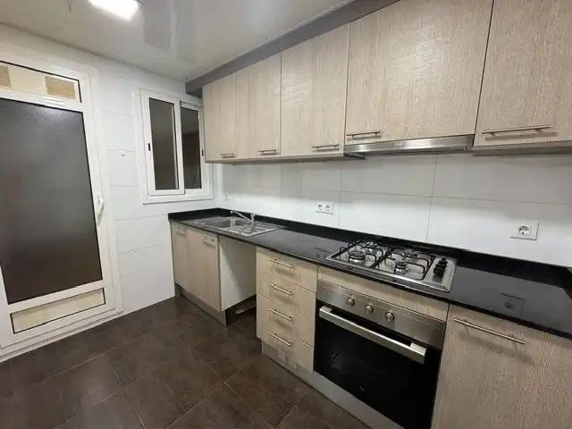 Küche von Wohnung zur Miete in Centre