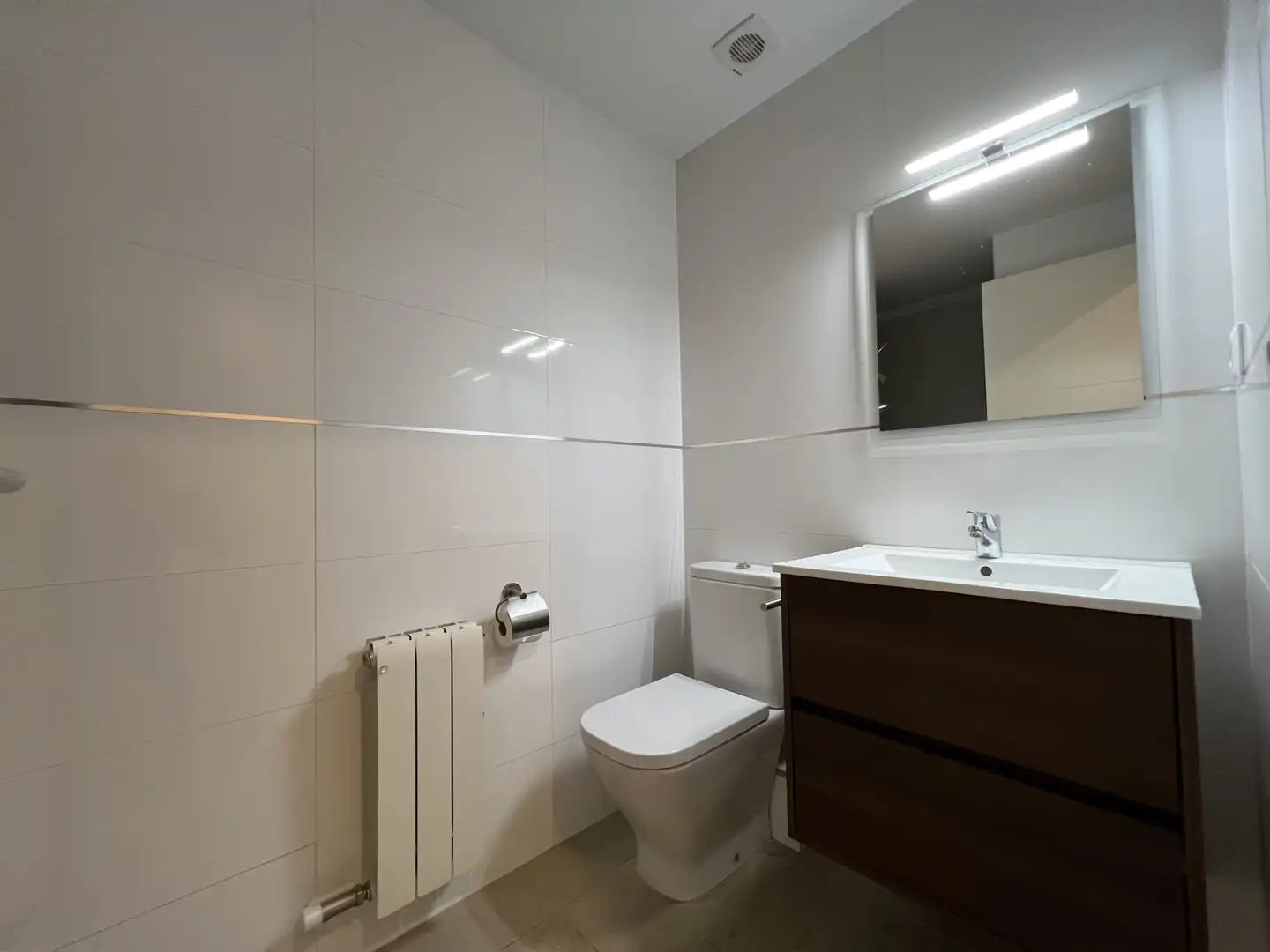 Badezimmer von Wohnung zum Verkauf in Tarragona mit Klimaanlage, Heizung und Möbliert