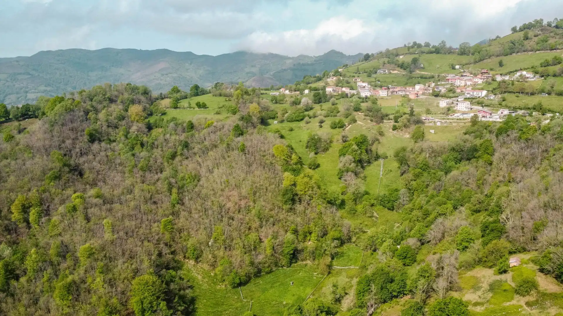 Casa adosada en venta en Laviana con Jardín privado y Amueblado