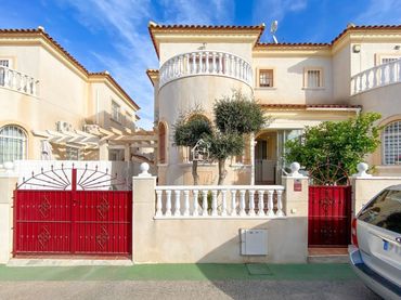 Adossat amb balcó en venda a Nueva Torrevieja - Aguas Nuevas