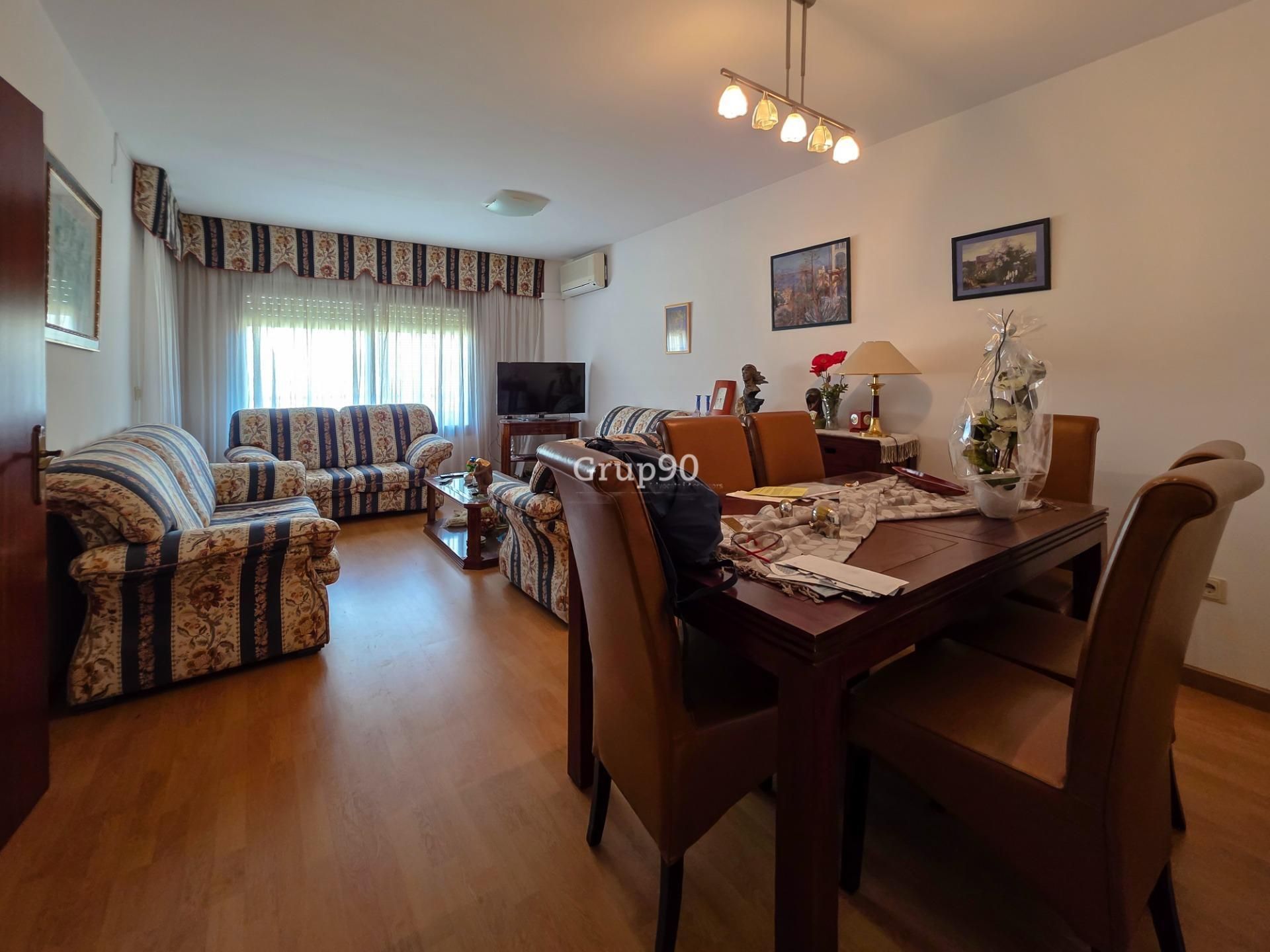 Living room of Flat for sale in Alguaire  with Air Conditioner, Heating and Parquet flooring