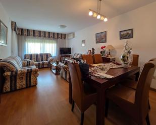 Sala d'estar de Pis en venda en Alguaire amb Aire condicionat, Calefacció i Parquet