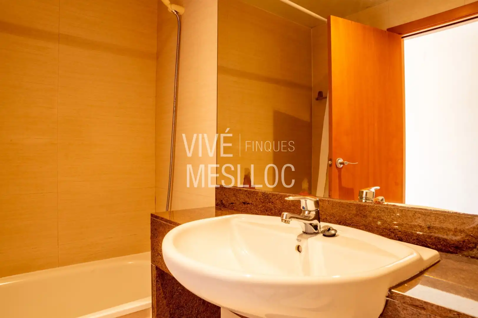 Bathroom of Flat for sale in El Masnou  with Heating, Terrace and Storage room