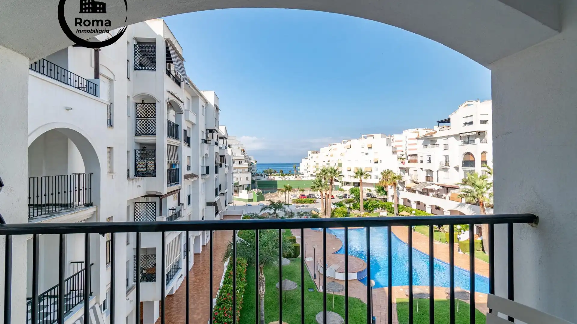 Habitación de Piso en venta en Salobreña con Jardín privado, Terraza y Amueblado