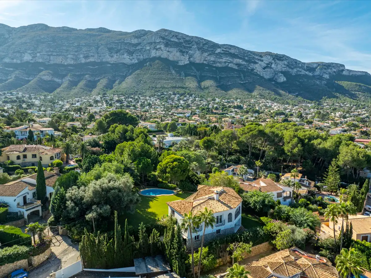 Chalet con piscina en venta en El Montgó, imagen 4