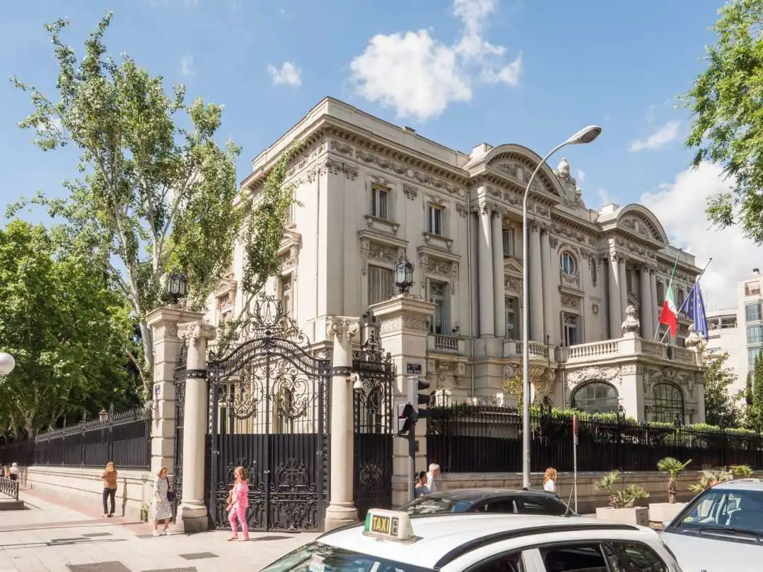 Exterior view of Flat for sale in Madrid  with Air Conditioner, Heating and Furnished