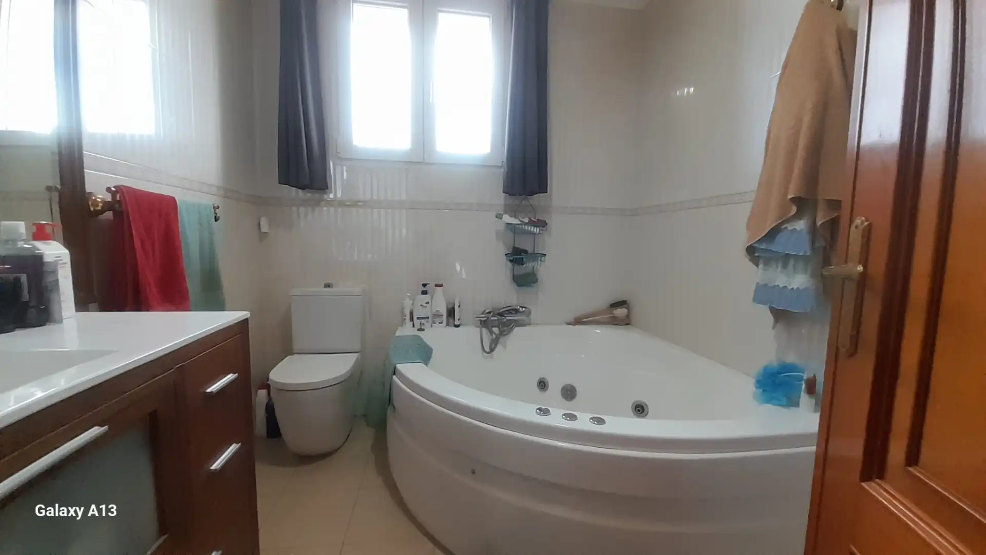 Bany de Casa o xalet en venda en L'Eliana amb Calefacció, Jardí privat i Terrassa