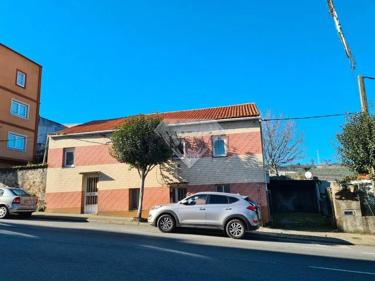 Vista exterior de Casa o xalet en venda en Arteixo amb Calefacció, Jardí privat i Moblat