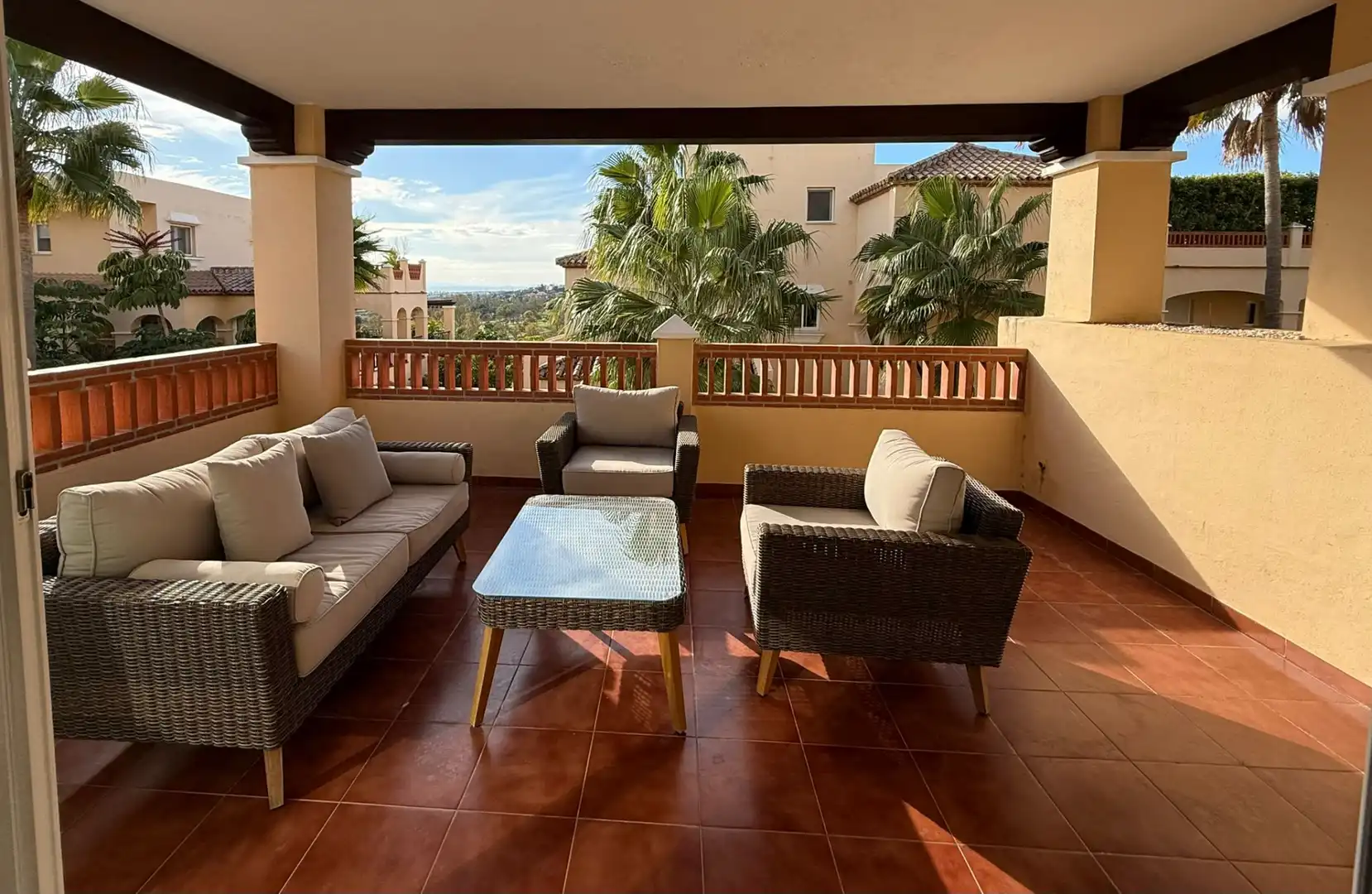 Terrassa de Apartament de lloguer en Estepona amb Aire condicionat, Terrassa i Piscina