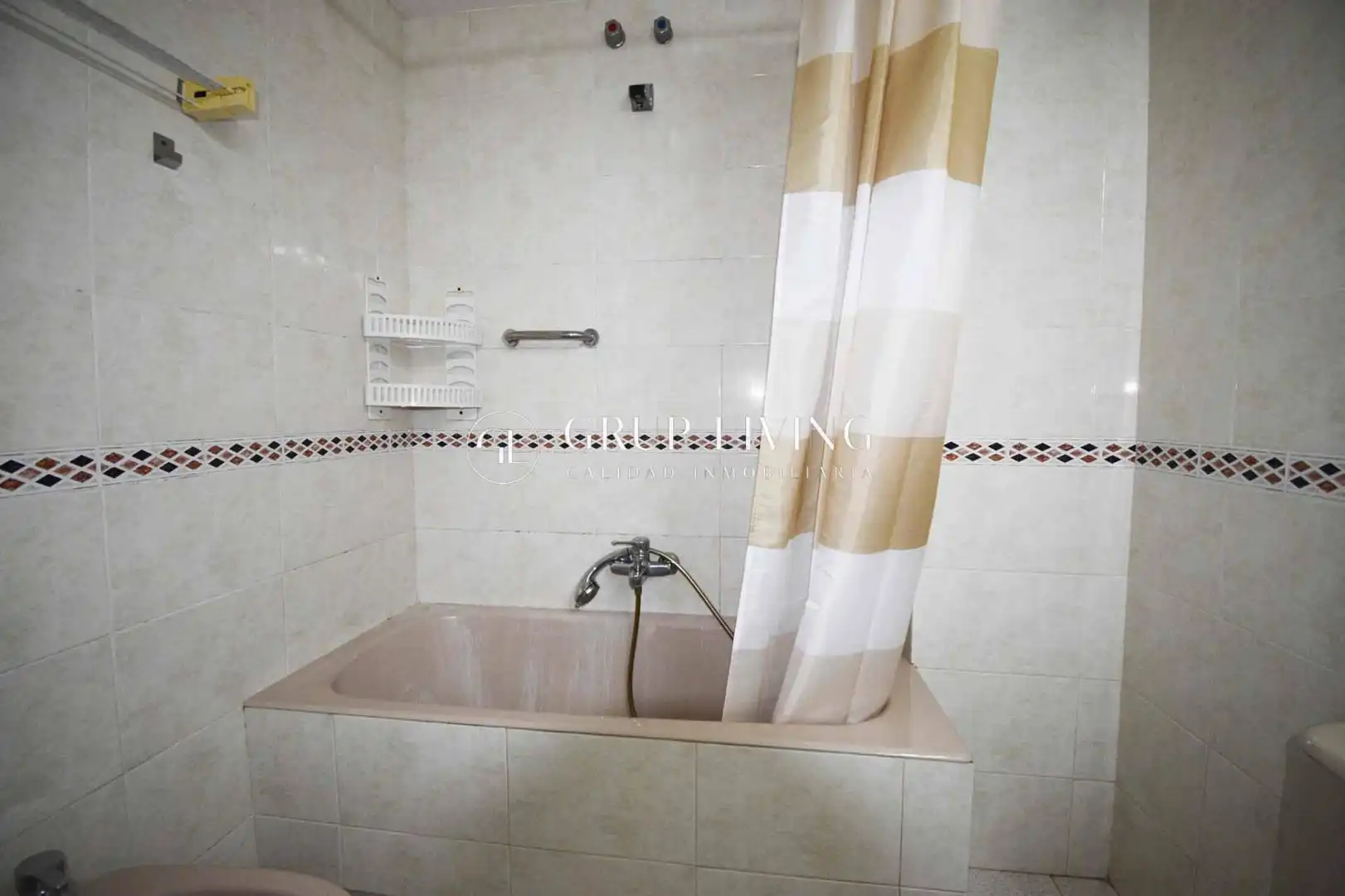 Baño de Piso en venta en Sitges con Aire acondicionado, Calefacción y Amueblado
