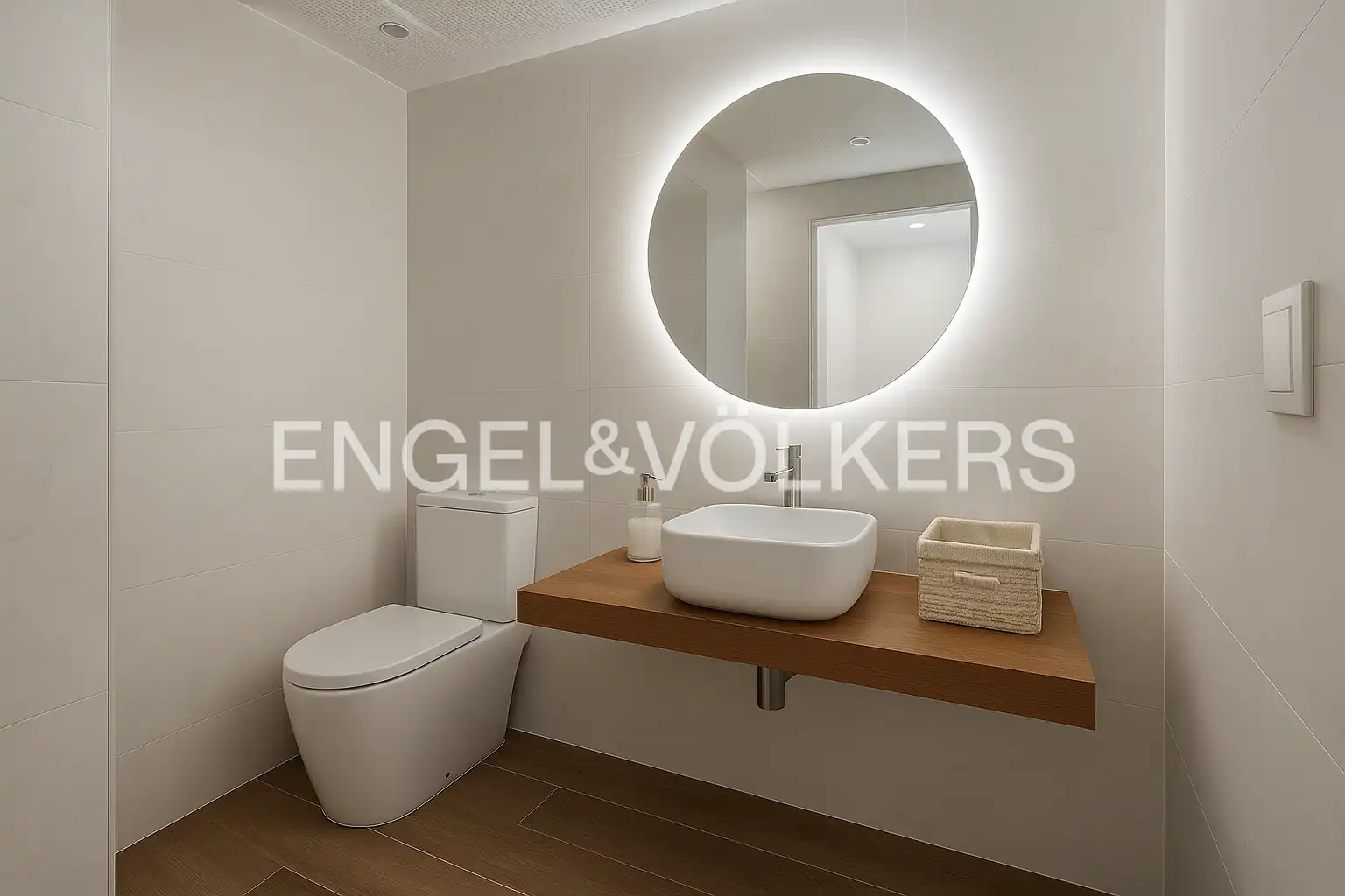 Bathroom of Flat for sale in Valencia  with Air Conditioner, Heating and Terrace