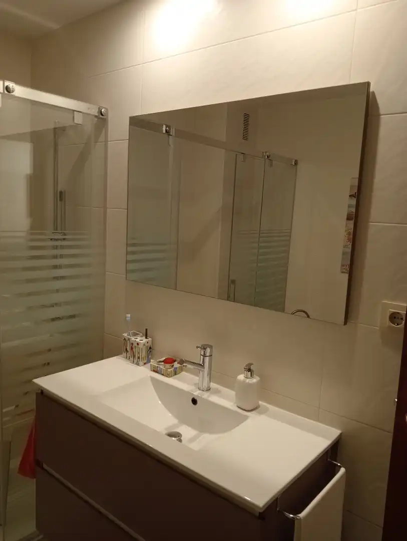 Badezimmer von Wohnung zum Verkauf in  Logroño mit Klimaanlage, Heizung und Terrasse