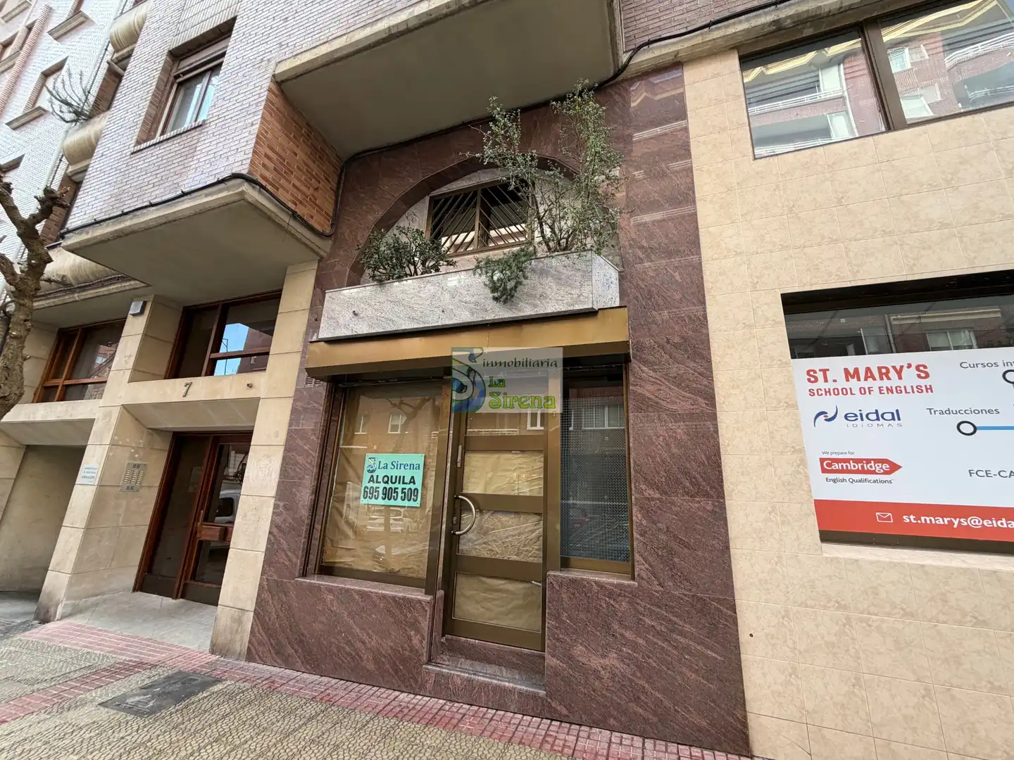 Gewerbefläche zur Miete in Calle Eladio Laredo 7, imagen 3