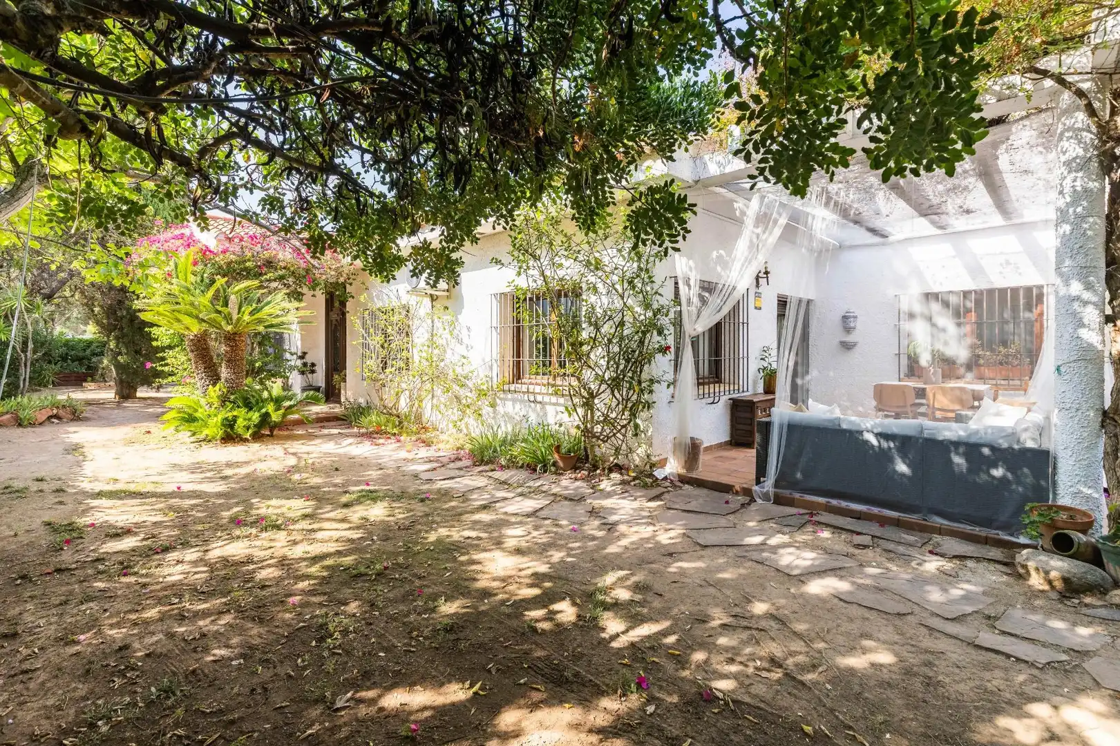Garden of Houses for sale in Rocafort  with Air Conditioner, Heating and Private garden