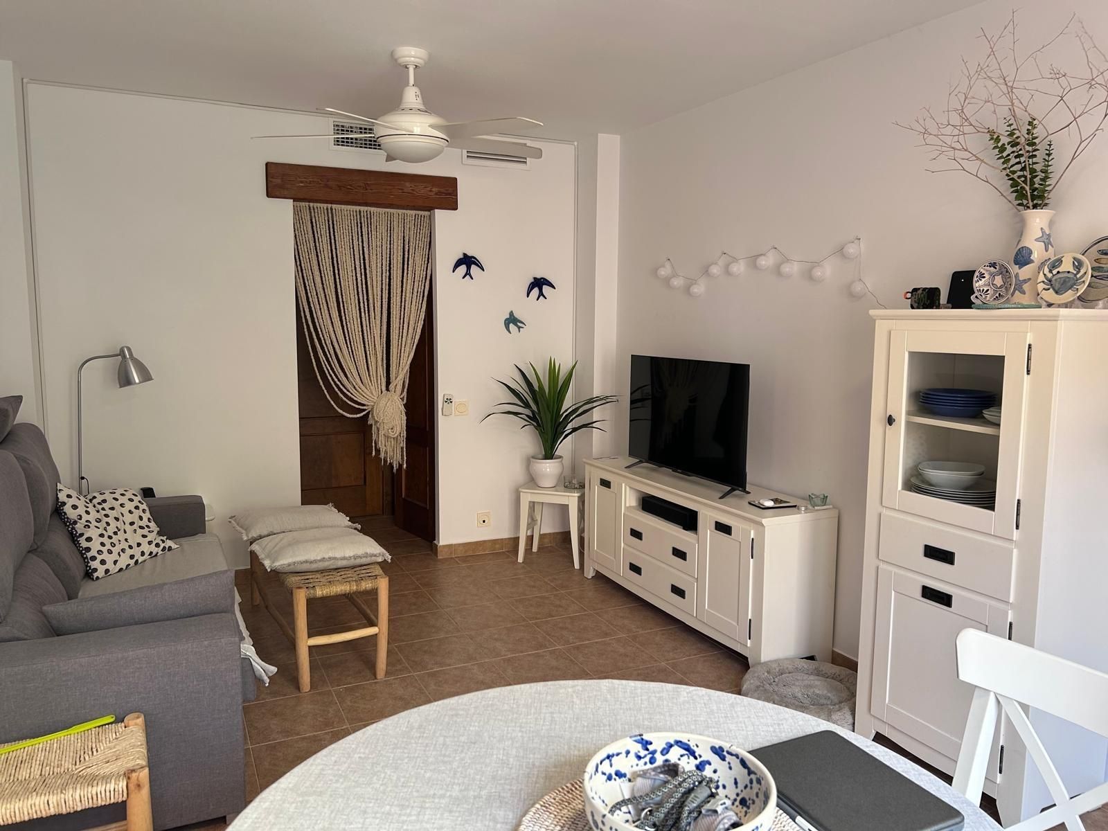 Sala de estar de Piso de alquiler en Cuevas del Almanzora con Aire acondicionado