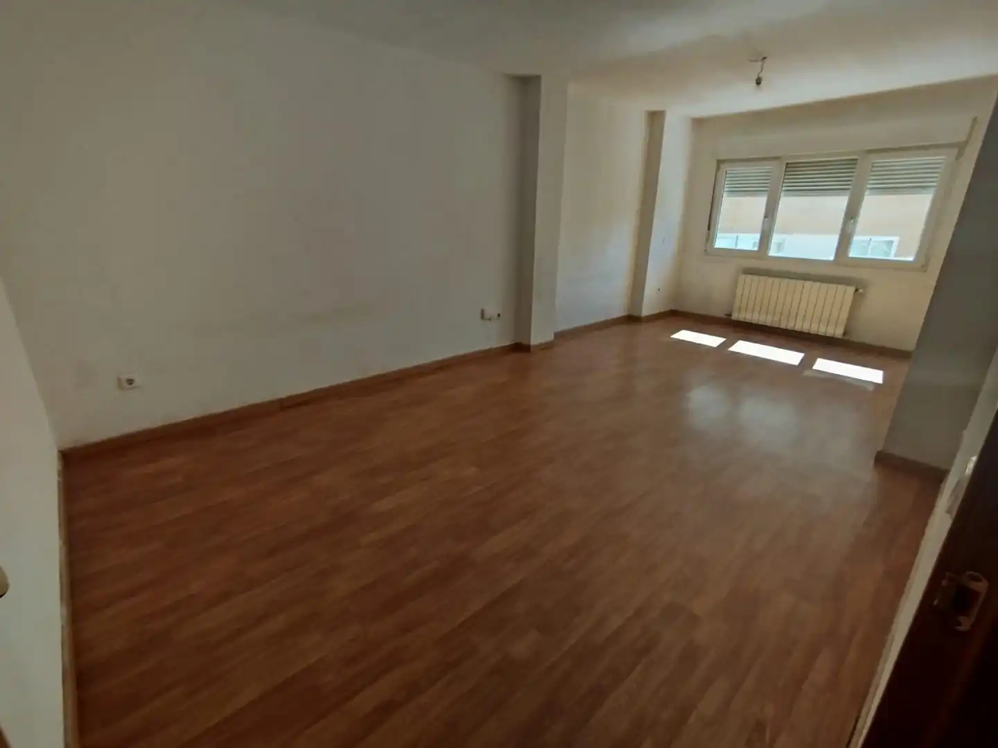 Sala de estar de Piso en venta en Las Navas del Marqués  con Calefacción