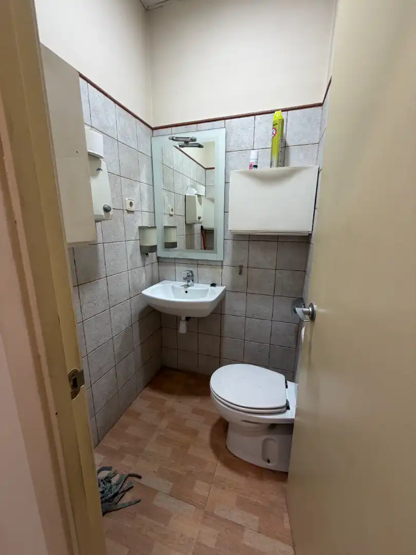 Baño de Local de alquiler en Granollers con Aire acondicionado y Alarma