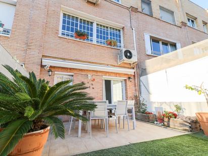 Jardí de Casa adosada en venda en Viladecans amb Aire condicionat, Calefacció i Jardí privat