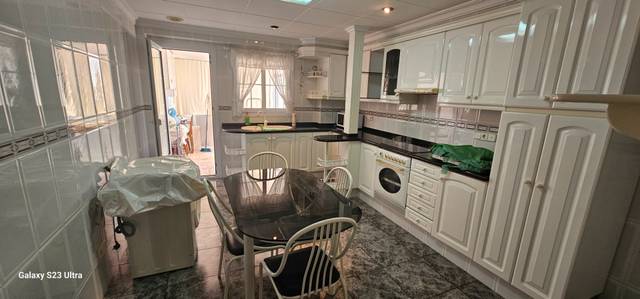 Piso en Alquiler en Carrer Abat Solà en Plaza Elíptica - República Argentina