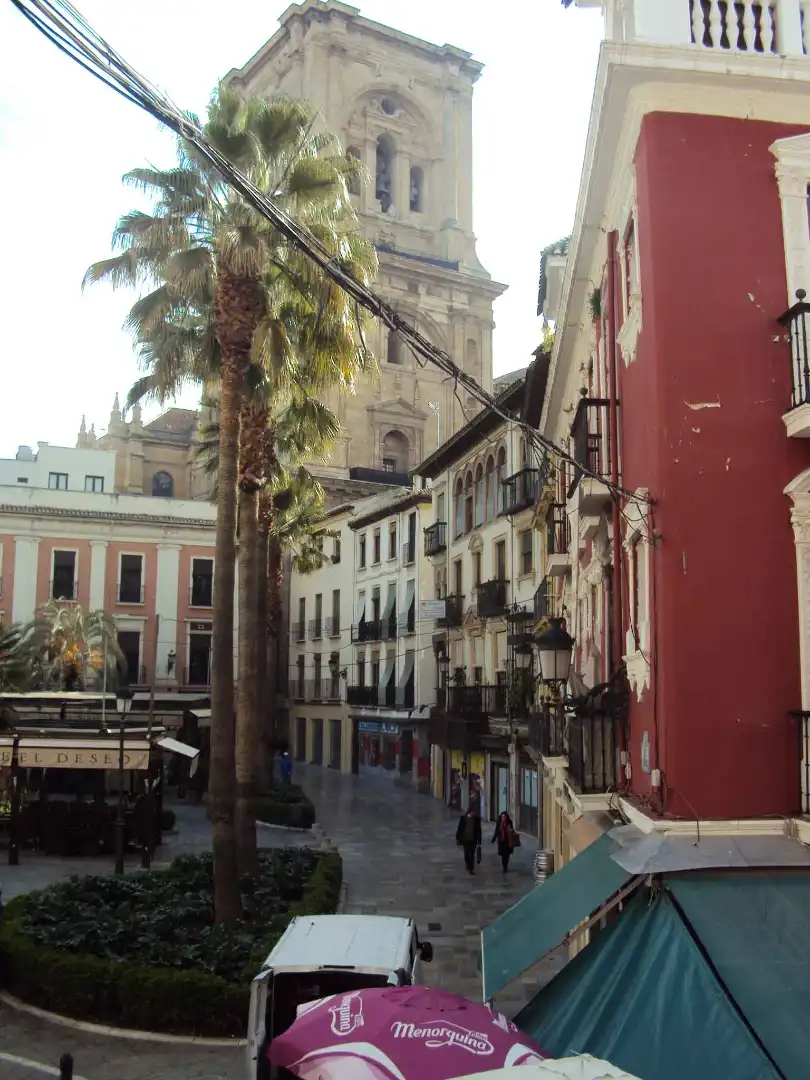 Vista exterior de Estudi de lloguer en Granada amb Calefacció, Moblat i Rentadora