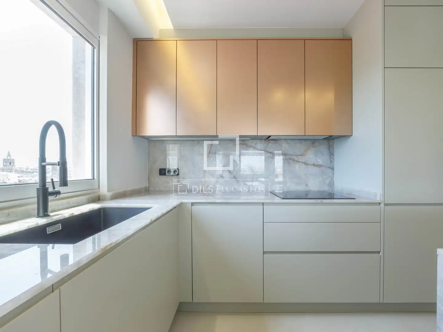 Kitchen of Attic for rent in Valencia  with Air Conditioner, Heating and Parquet flooring