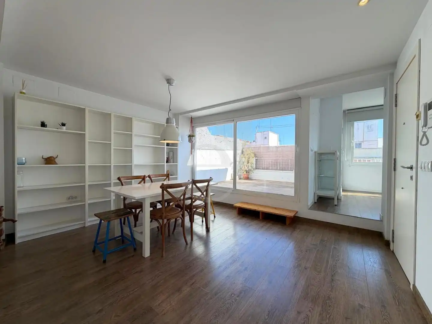 Esszimmer von Dachboden zur Miete in Valencia mit Klimaanlage, Terrasse und Möbliert