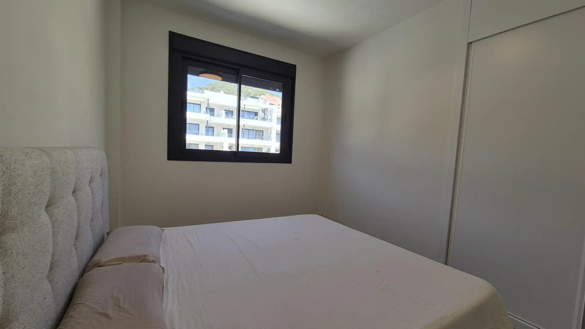 Dormitori de Àtic de lloguer en Benalmádena amb Aire condicionat, Calefacció i Jardí privat