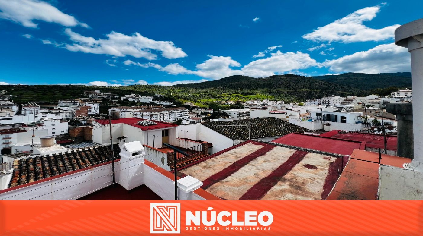 Vista exterior de Casa o xalet en venda en Tolox amb Terrassa