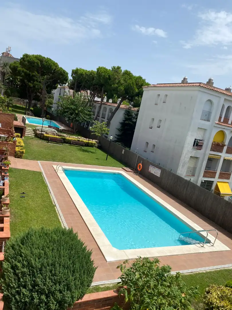 Piscina de Apartamento de alquiler en Lloret de Mar con Amueblado, Lavadora y Balcón