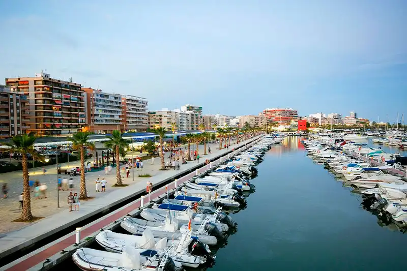 Exterior view of Apartments for rent in Santa Pola  with Terrace, Furnished and Oven