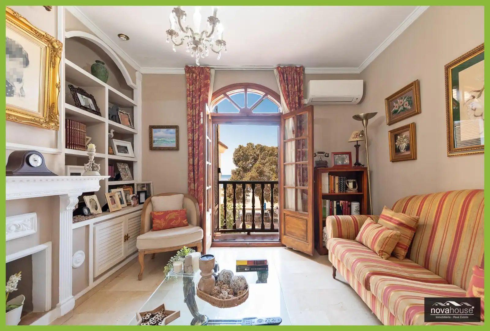 Sala de estar de Casa o chalet en venta en Málaga con Aire acondicionado, Terraza y Trastero