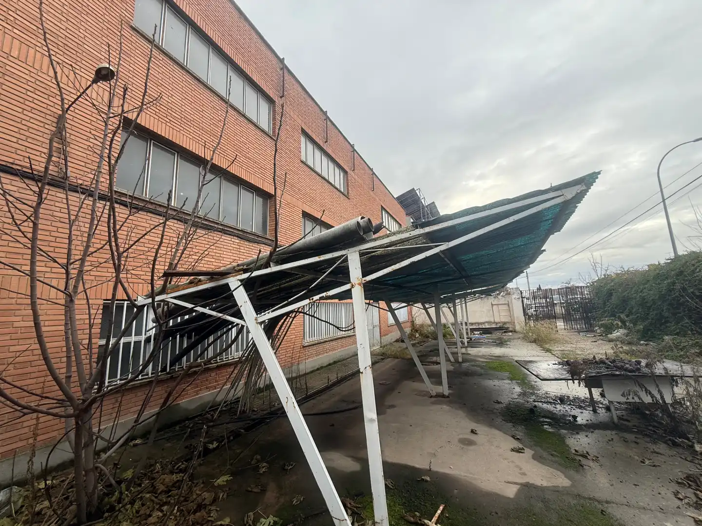 Vista exterior de Nave industrial en venta en San Fernando de Henares con Alarma