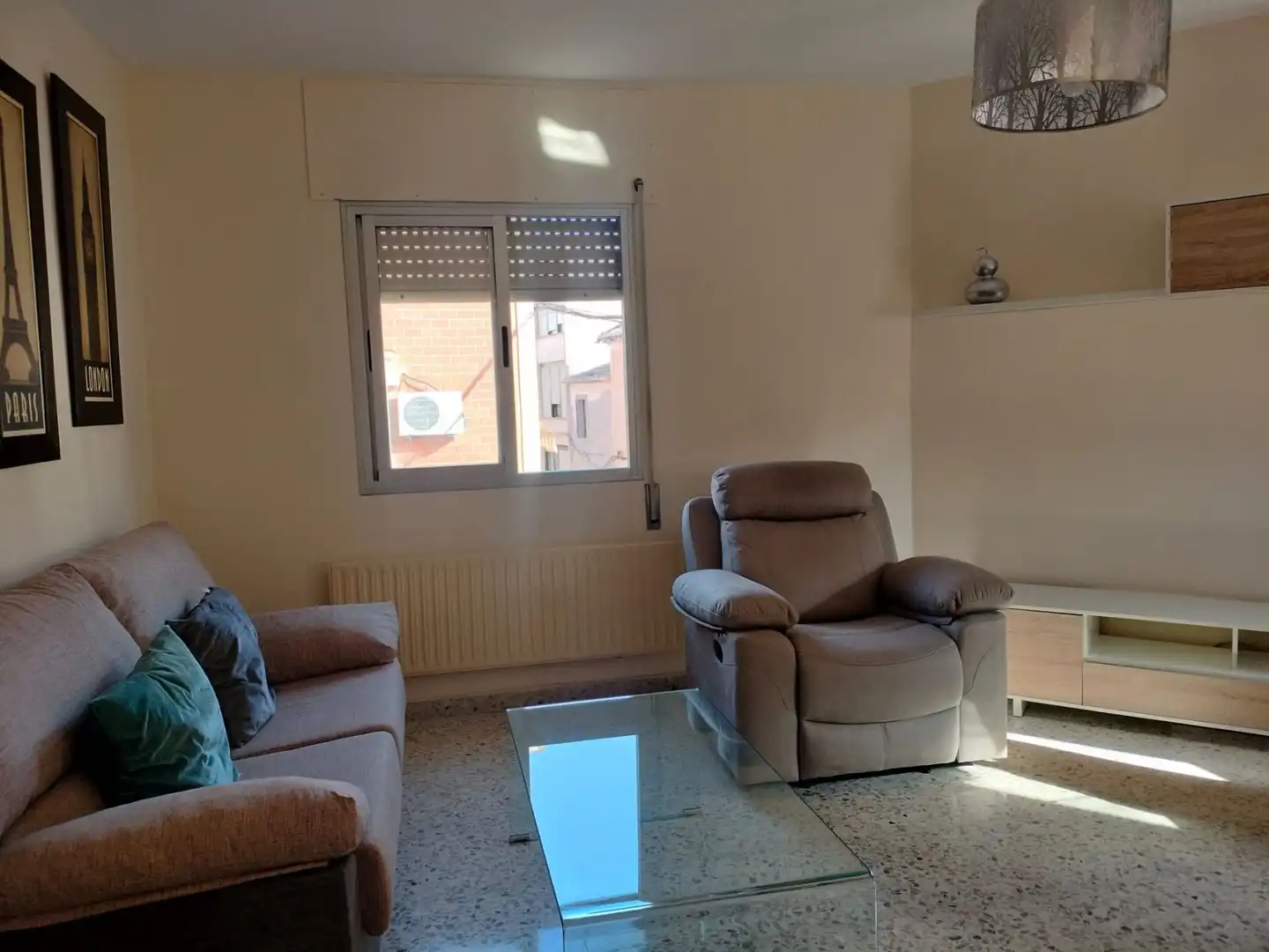 Sala d'estar de Casa o xalet en venda en Calzada de Calatrava amb Calefacció i Moblat