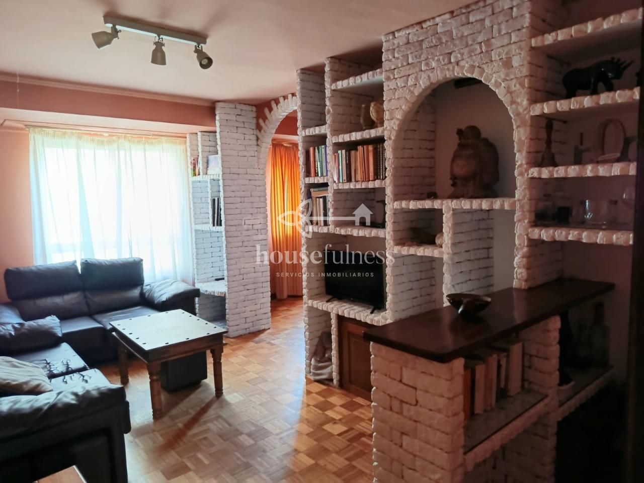 Sala d'estar de Pis en venda en Ferrol amb Calefacció, Parquet i Terrassa