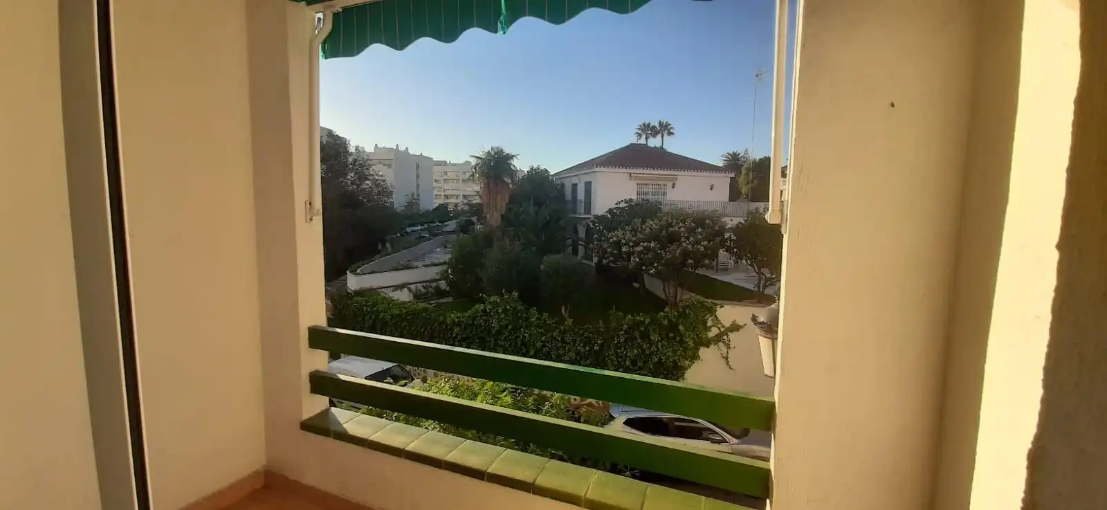 Vista exterior de Pis en venda en Marbella amb Terrassa