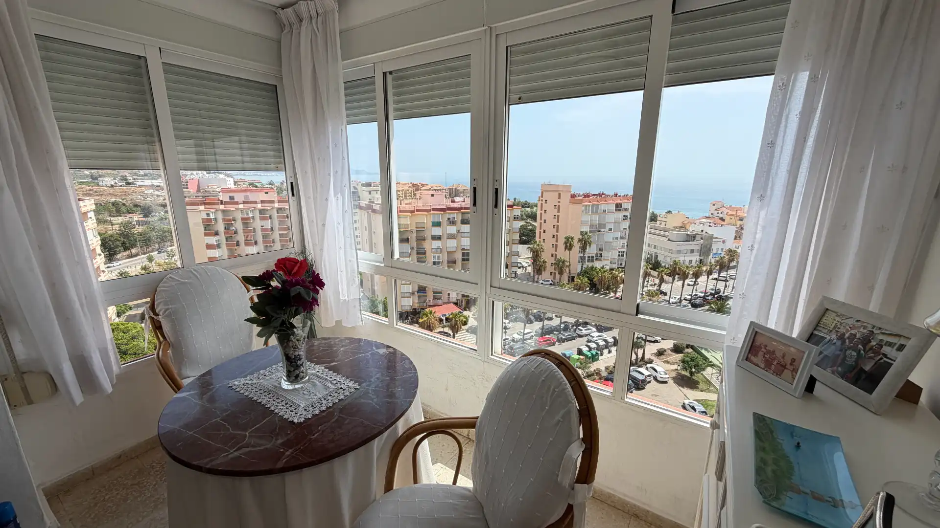 Außenansicht von Wohnung zum Verkauf in Torrox mit Möbliert, Ofen und Waschmaschine