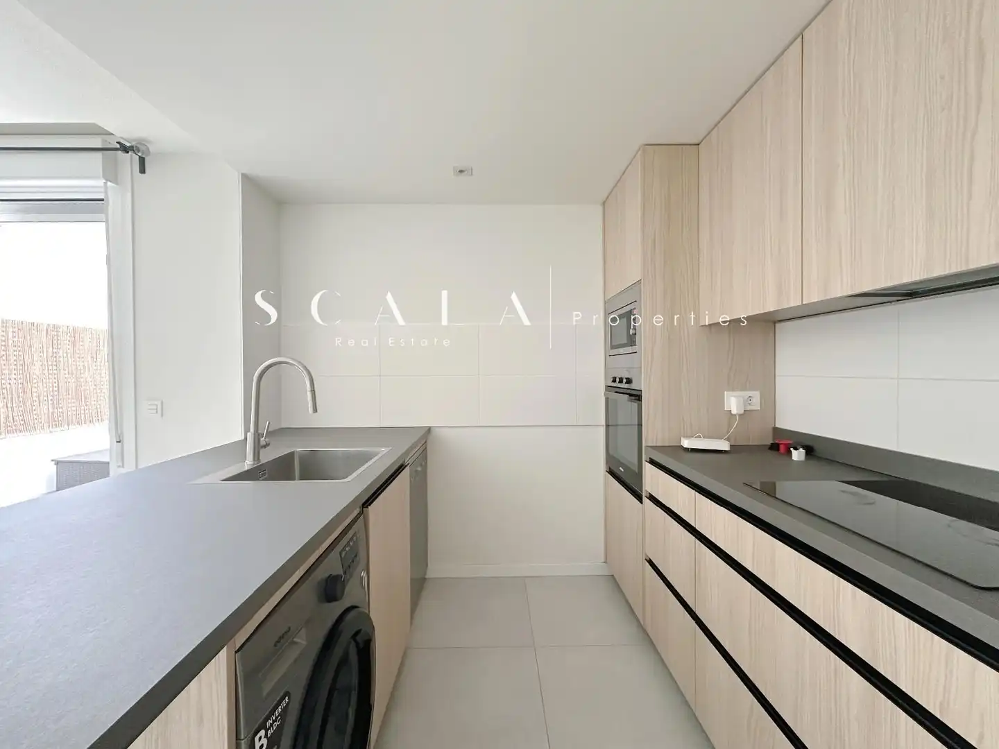 Kitchen of Flat for rent in Madrid  with Air Conditioner, Heating and Terrace