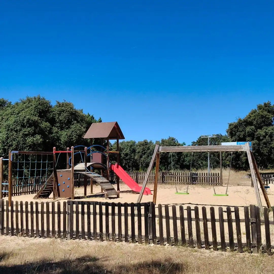 Aparcament de Casa o xalet en venda en Valdemorillo amb Piscina comunitària