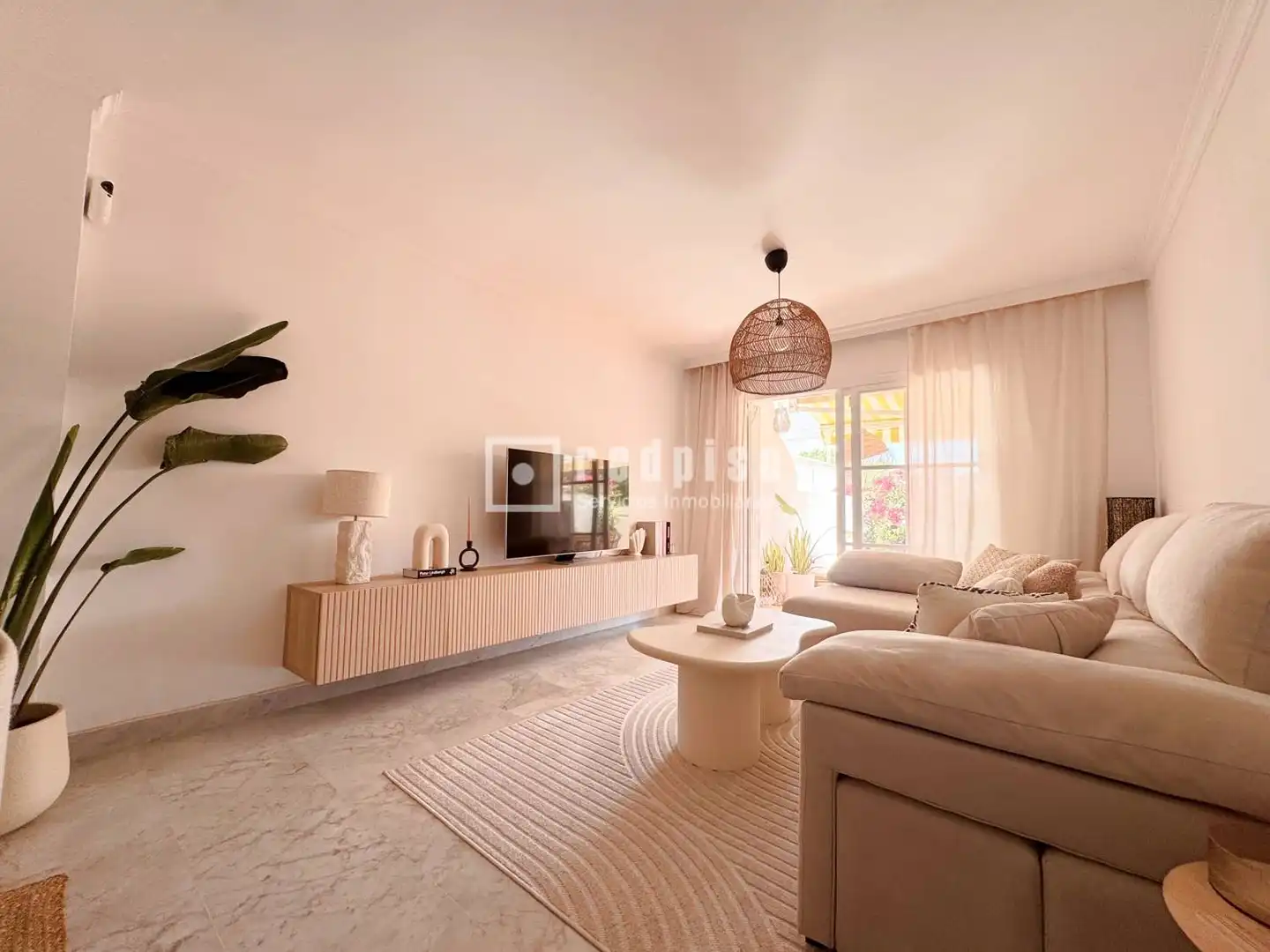 Sala de estar de Piso de alquiler en Málaga con Aire acondicionado, Jardín privado y Terraza