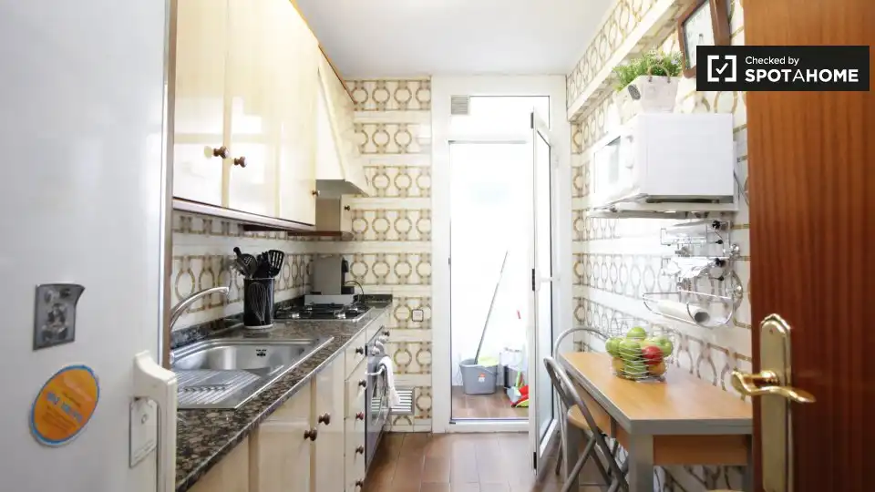 Habitació a Sant Martí de Provençals