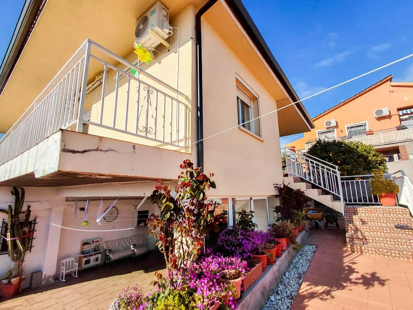 Exterior view of Houses for sale in Els Hostalets de Pierola  with Air Conditioner, Private garden and Terrace